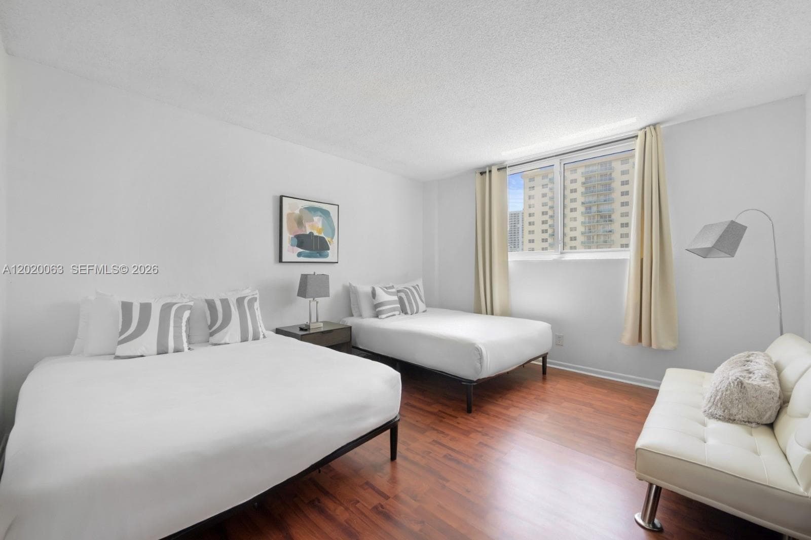 19380 Collins Ave 609 photo 12