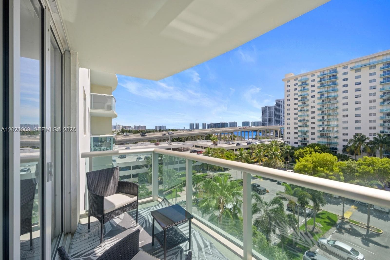 19380 Collins Ave 609 photo 1