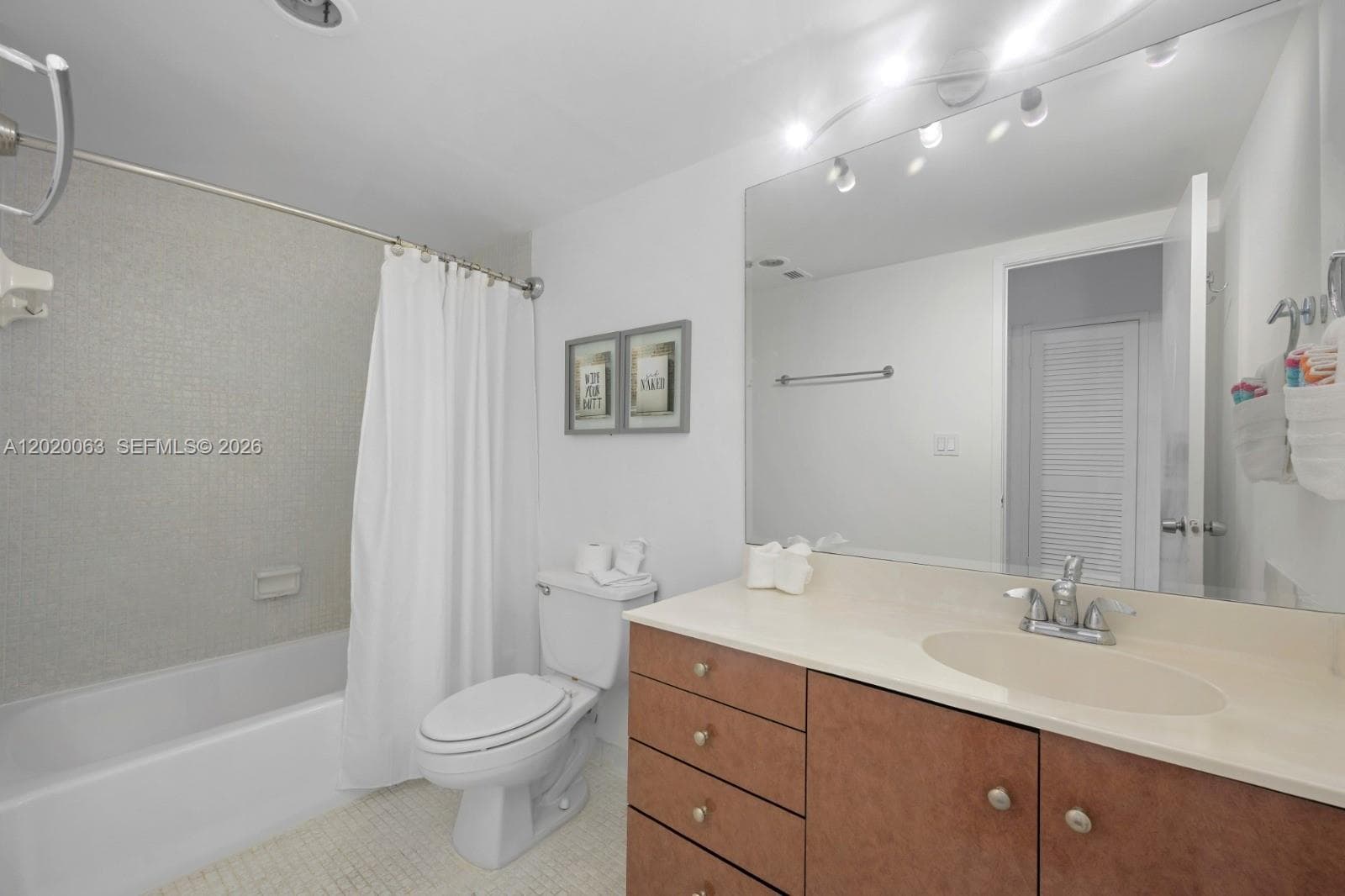 19380 Collins Ave 609 photo 14