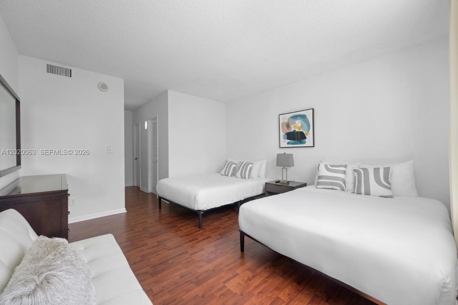 19380 Collins Ave 609 photo 11