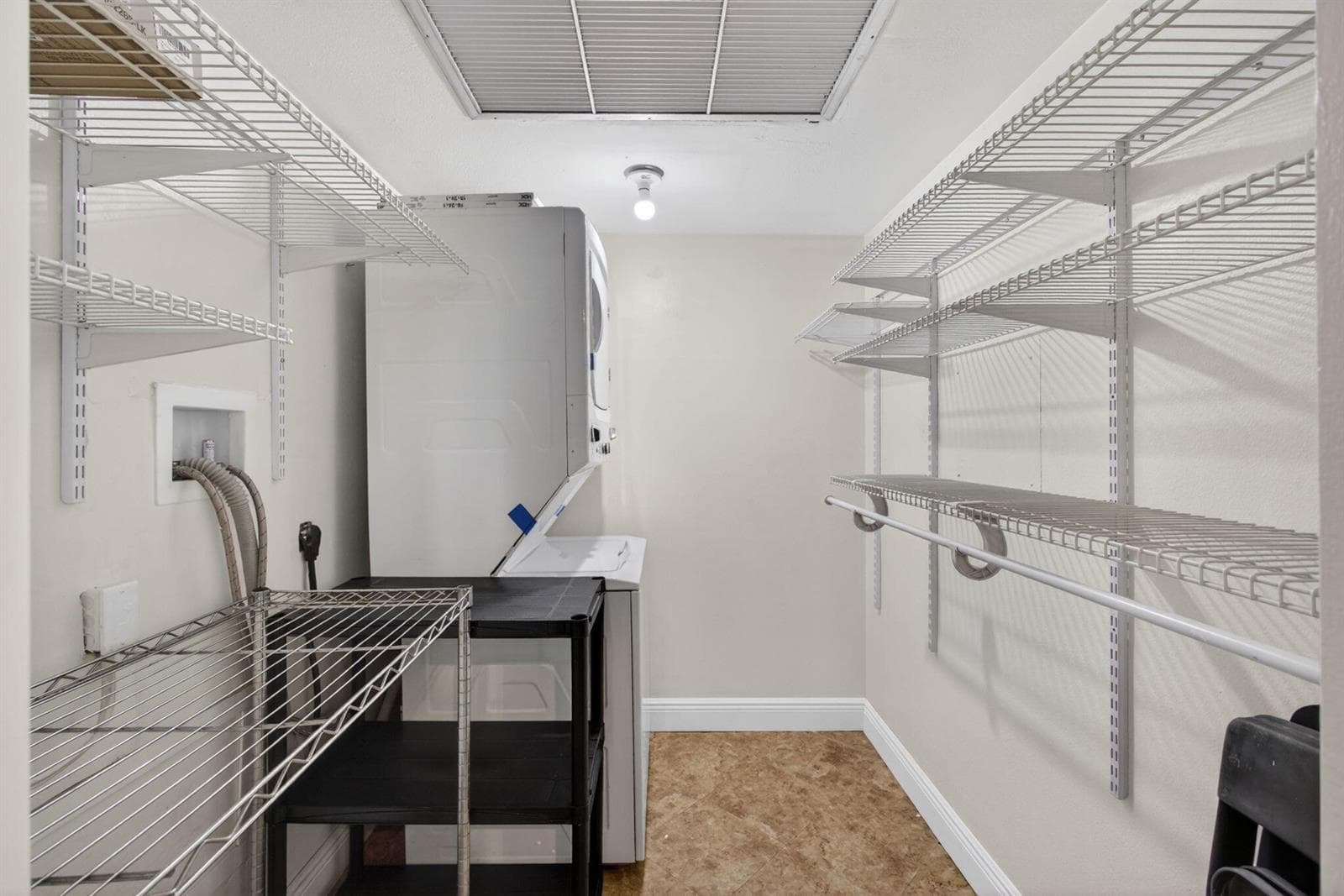 725 Hummingbird Way 109 photo 23