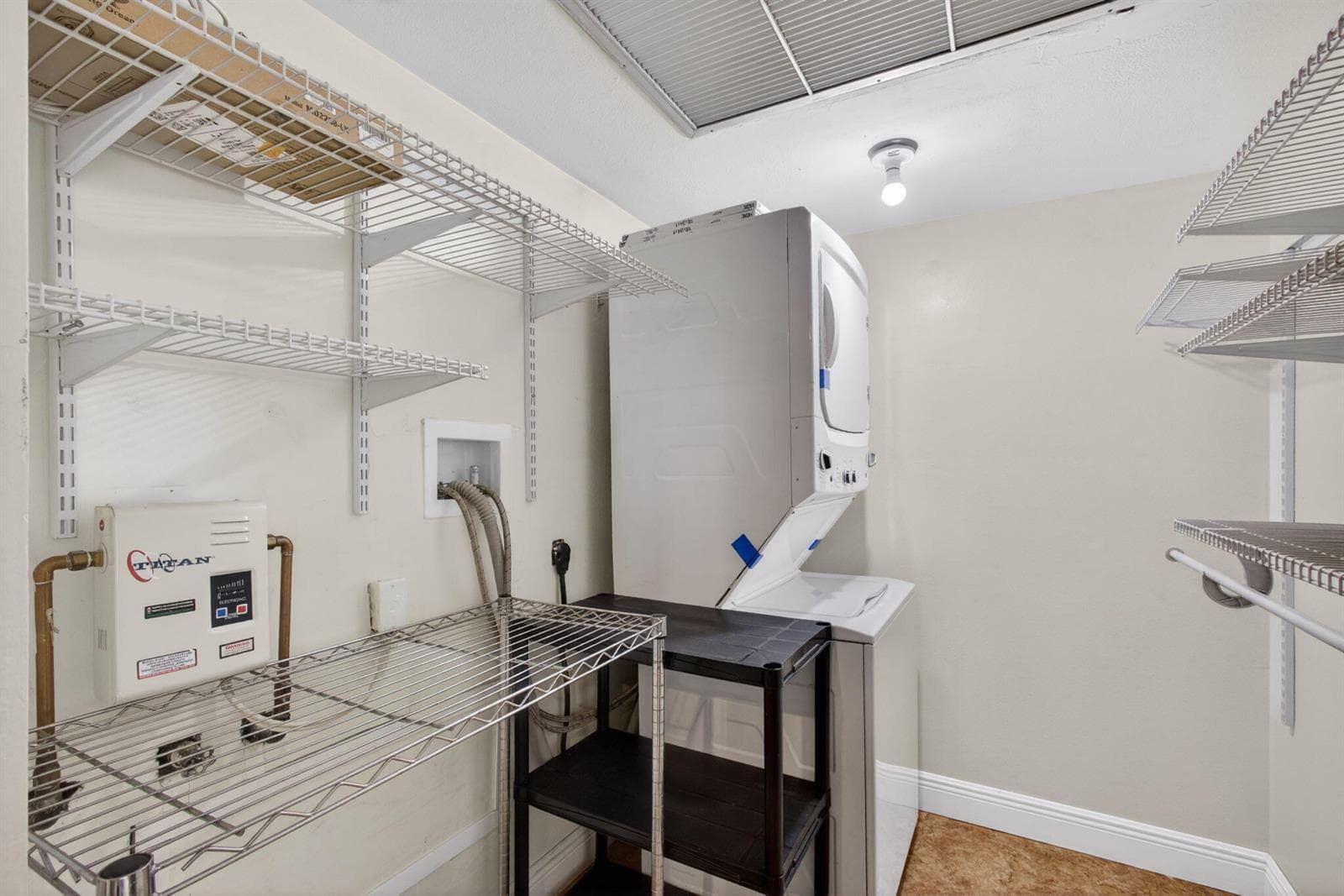 725 Hummingbird Way 109 photo 22