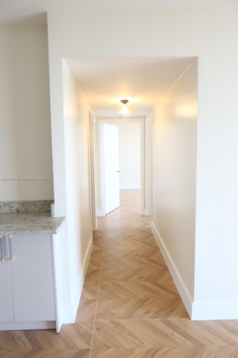 2500 Parkview Dr 1816 photo 6
