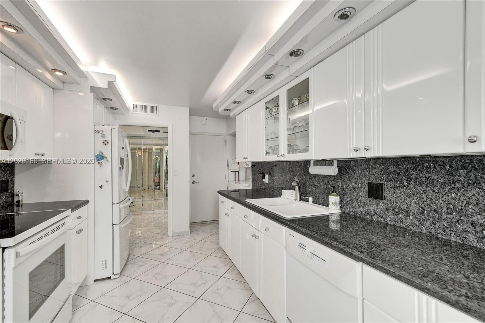 1920 Ocean Dr 16B photo 13