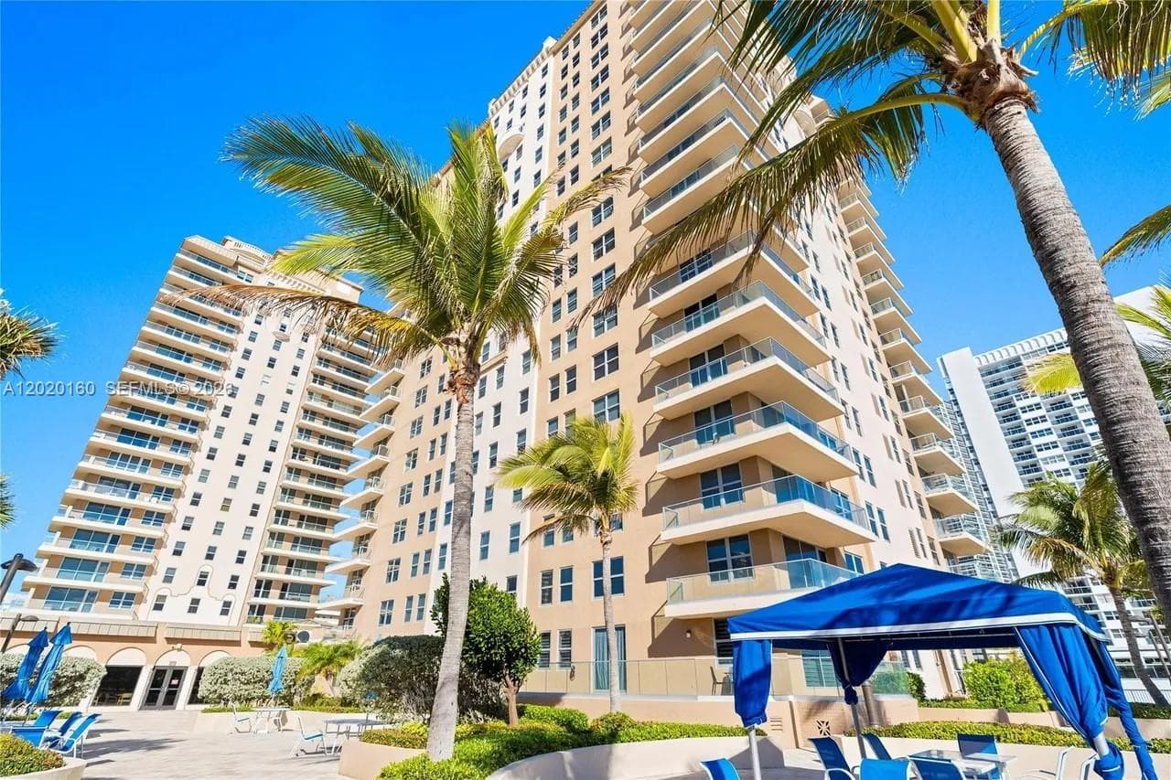 1920 Ocean Dr 16B photo 1