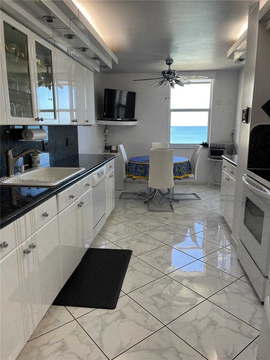 1920 Ocean Dr 16B photo 14