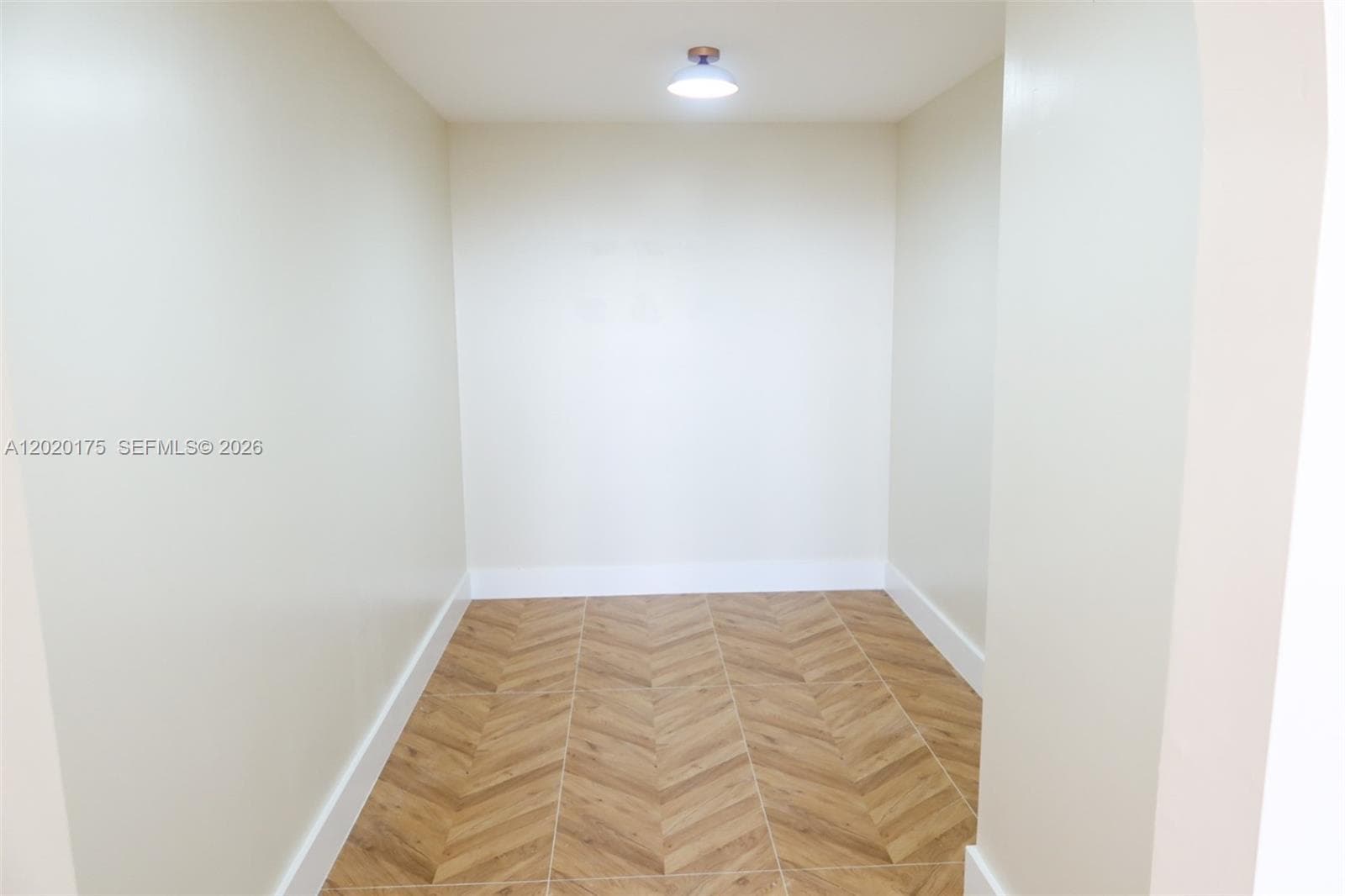 2500 Parkview Dr 1816 photo 6