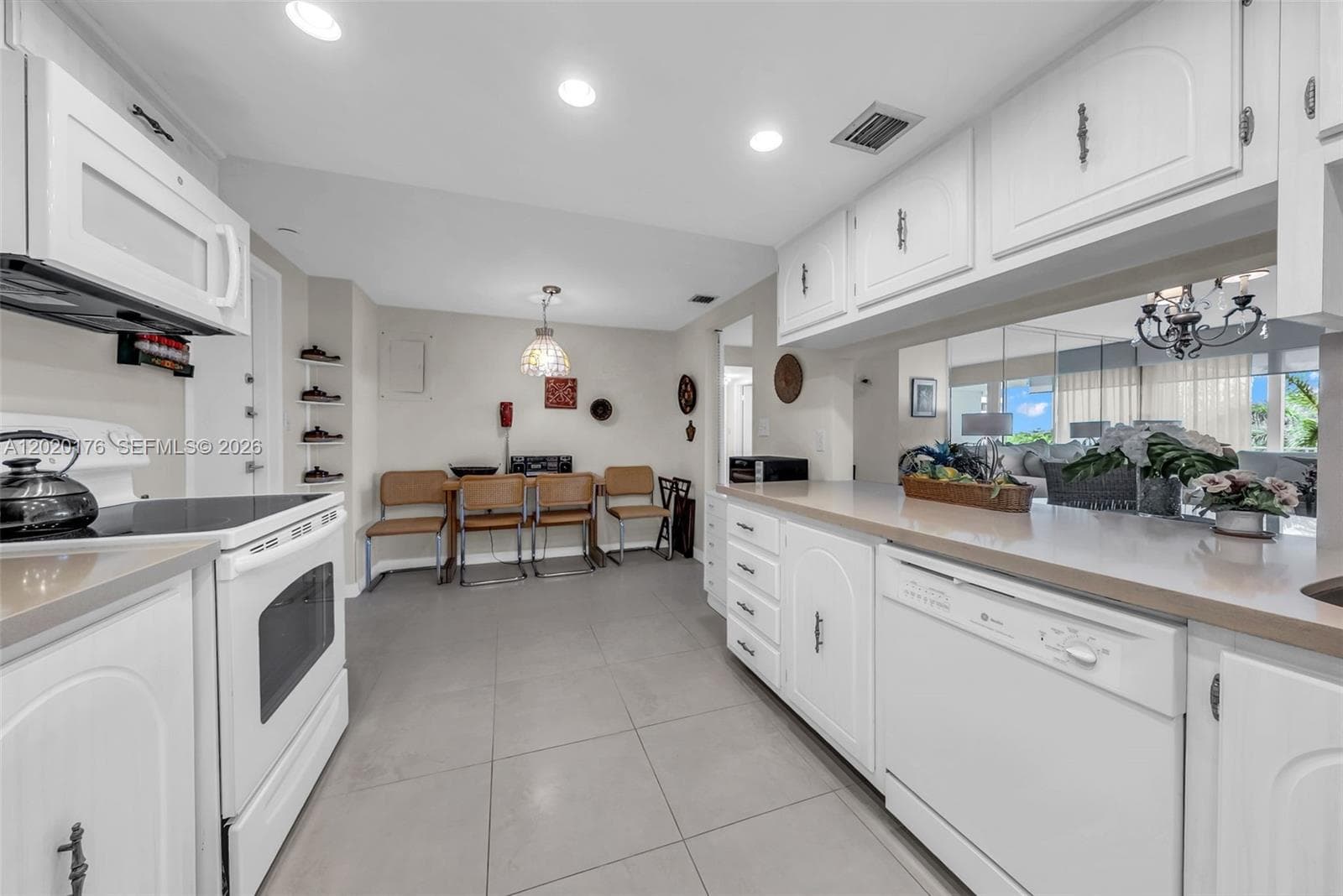 199 Ocean Lane Dr 512 photo 8