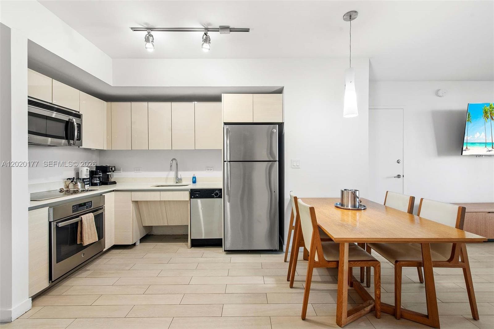 2602 Hallandale Beach Blvd R2604 photo 7