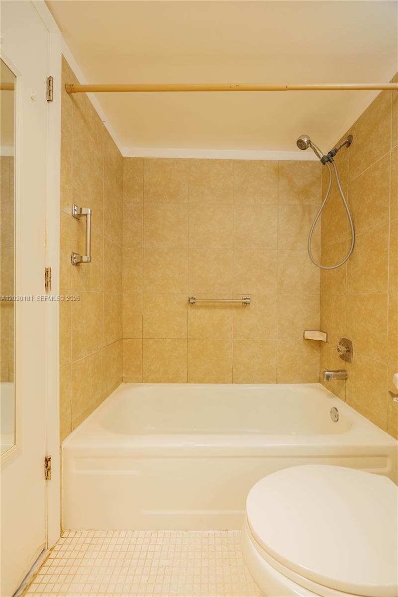 303 Preston H 303 photo 23