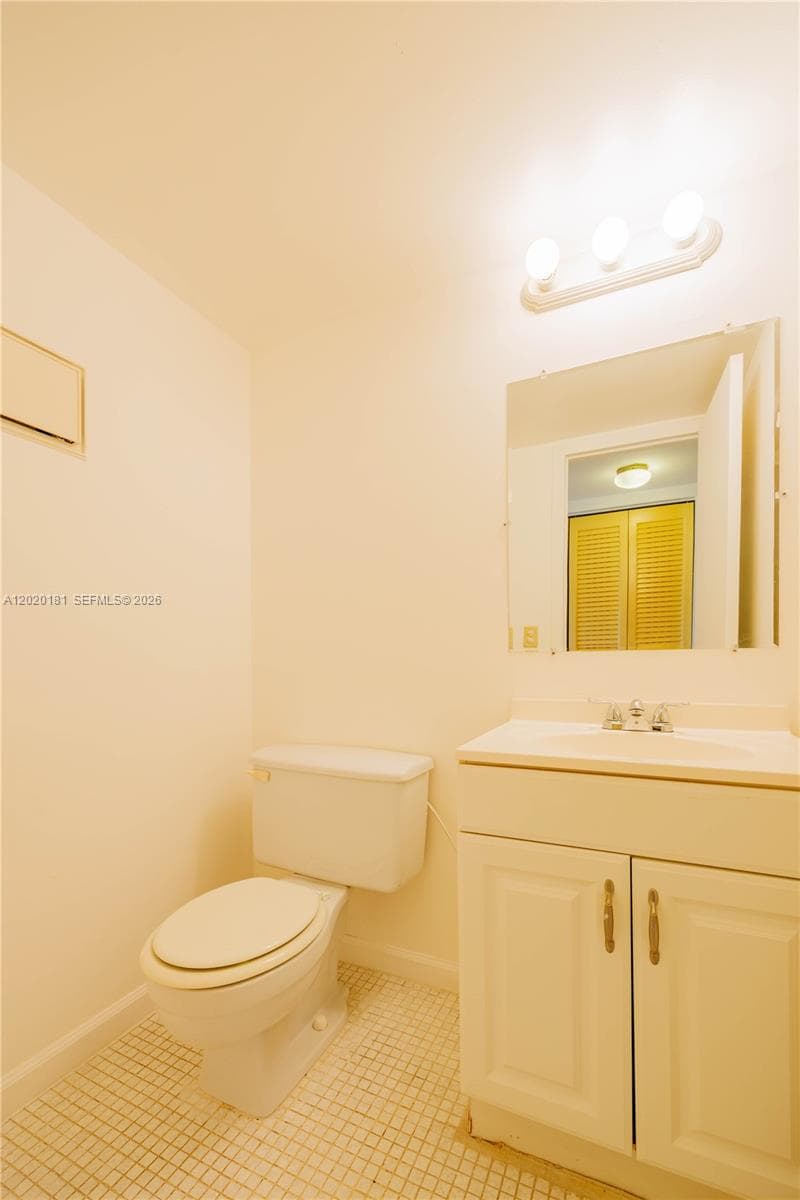 303 Preston H 303 photo 16