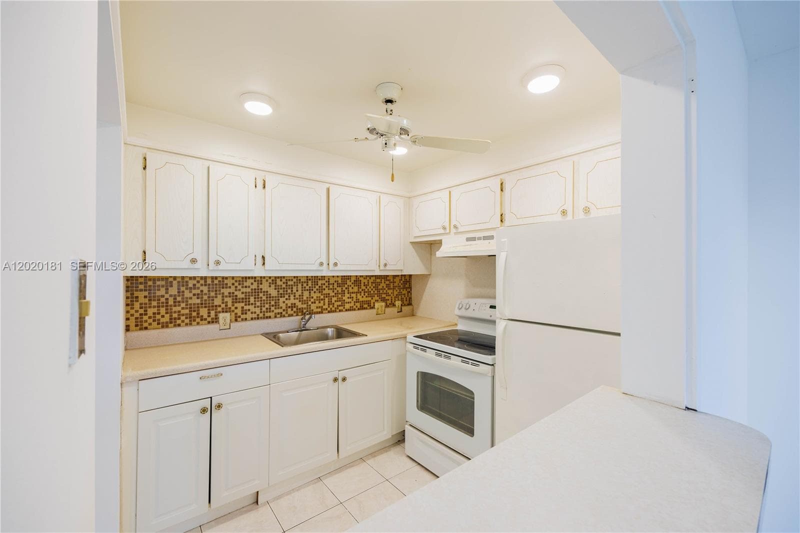 303 Preston H 303 photo 12
