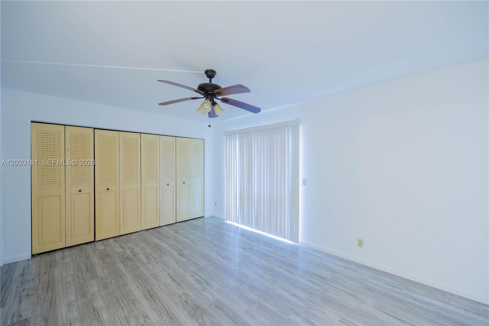 303 Preston H 303 photo 20