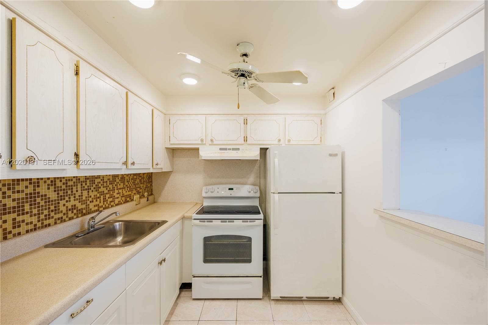 303 Preston H 303 photo 10