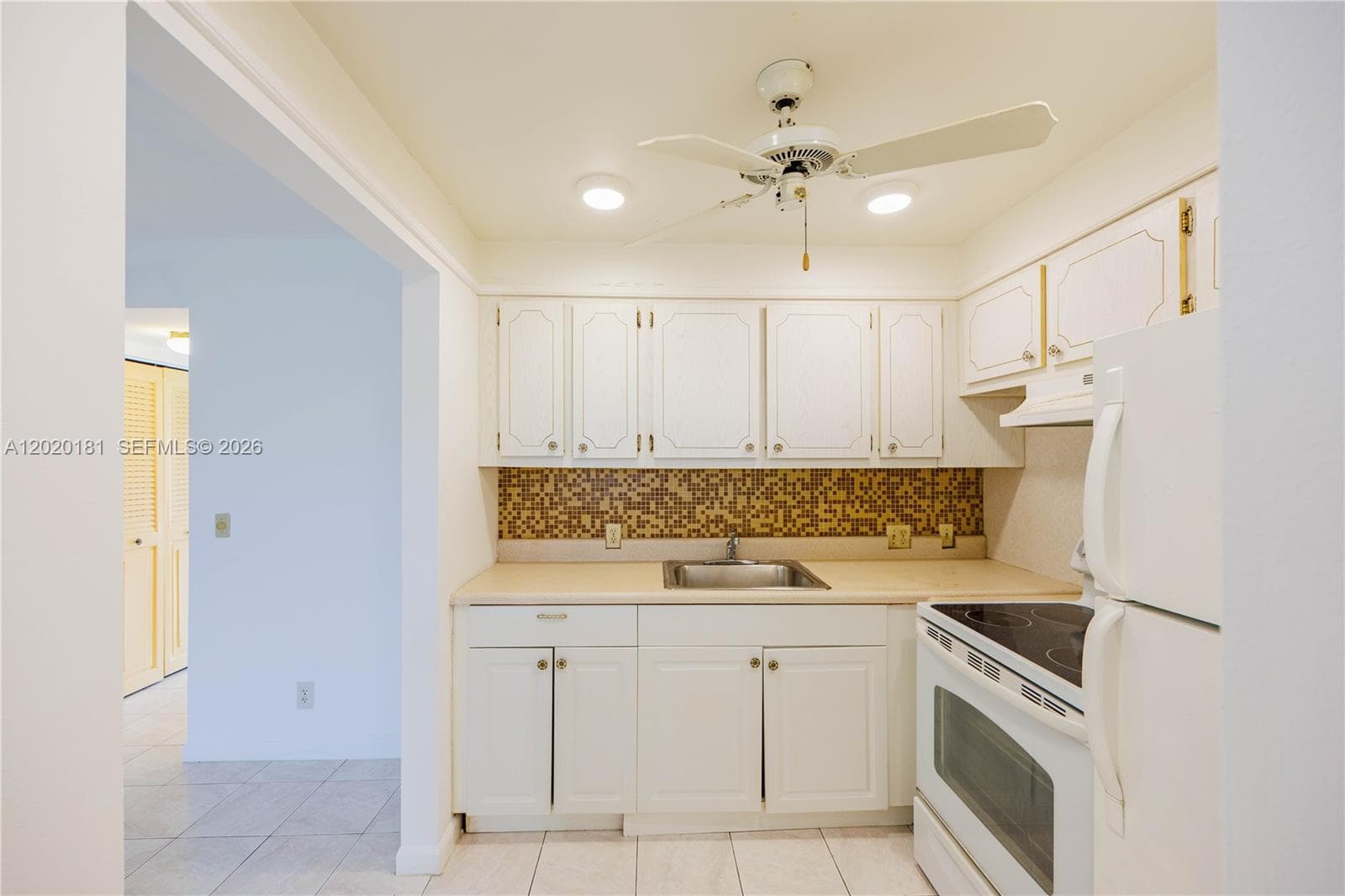 303 Preston H 303 photo 11