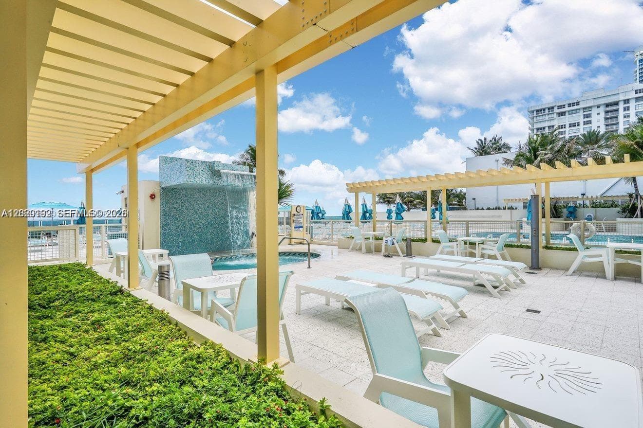 2501 Ocean Dr 433 photo 23