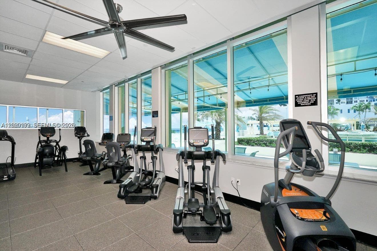 2501 Ocean Dr 433 photo 21