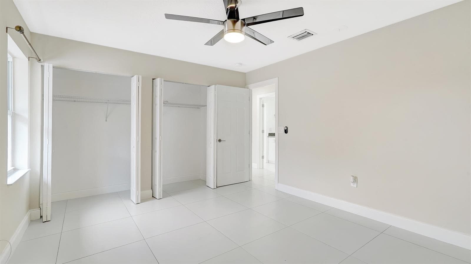 1412 NE 53rd Court photo 22