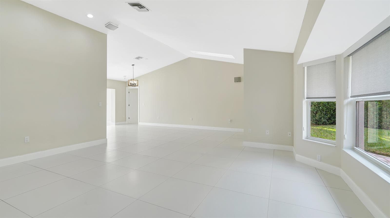 1412 NE 53rd Court photo 7