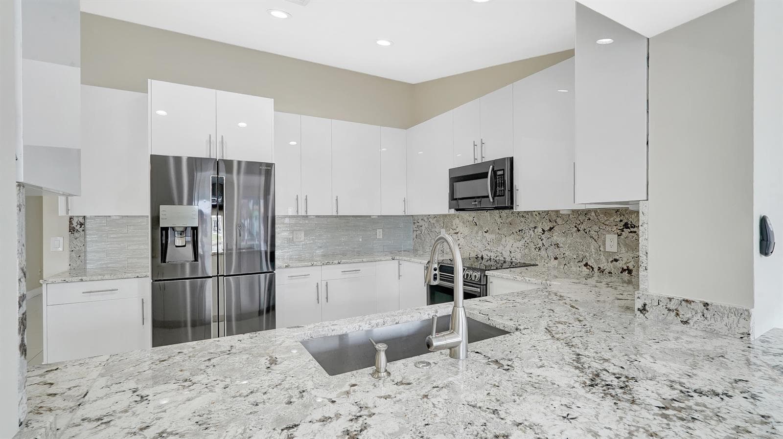 1412 NE 53rd Court photo 11