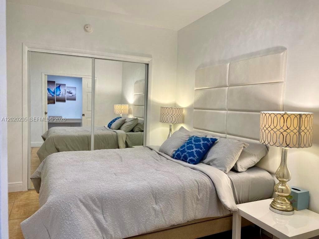 1830 S Ocean Dr 4810 photo 17