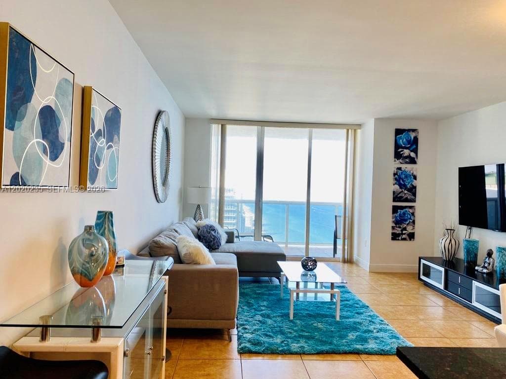 1830 S Ocean Dr 4810 photo 4
