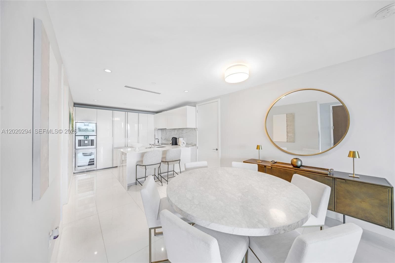 10201 Collins Ave 305 photo 2