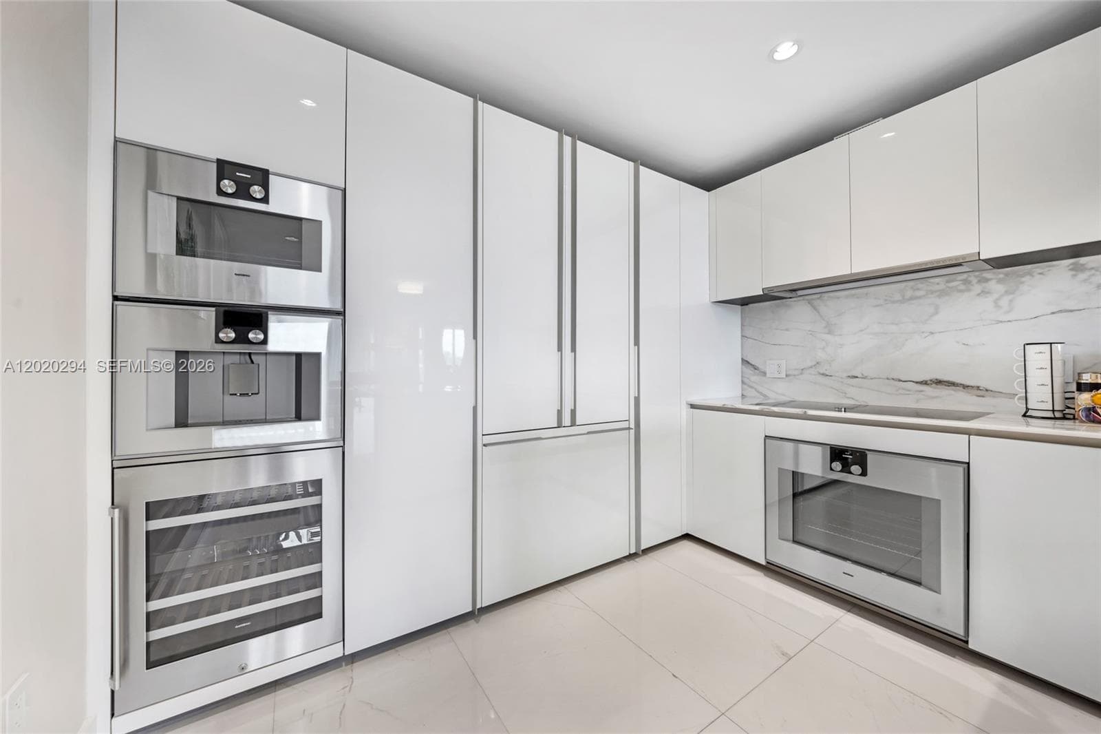 10201 Collins Ave 305 photo 10
