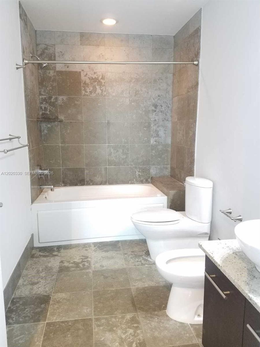 3029 NE 188th St 323 photo 17