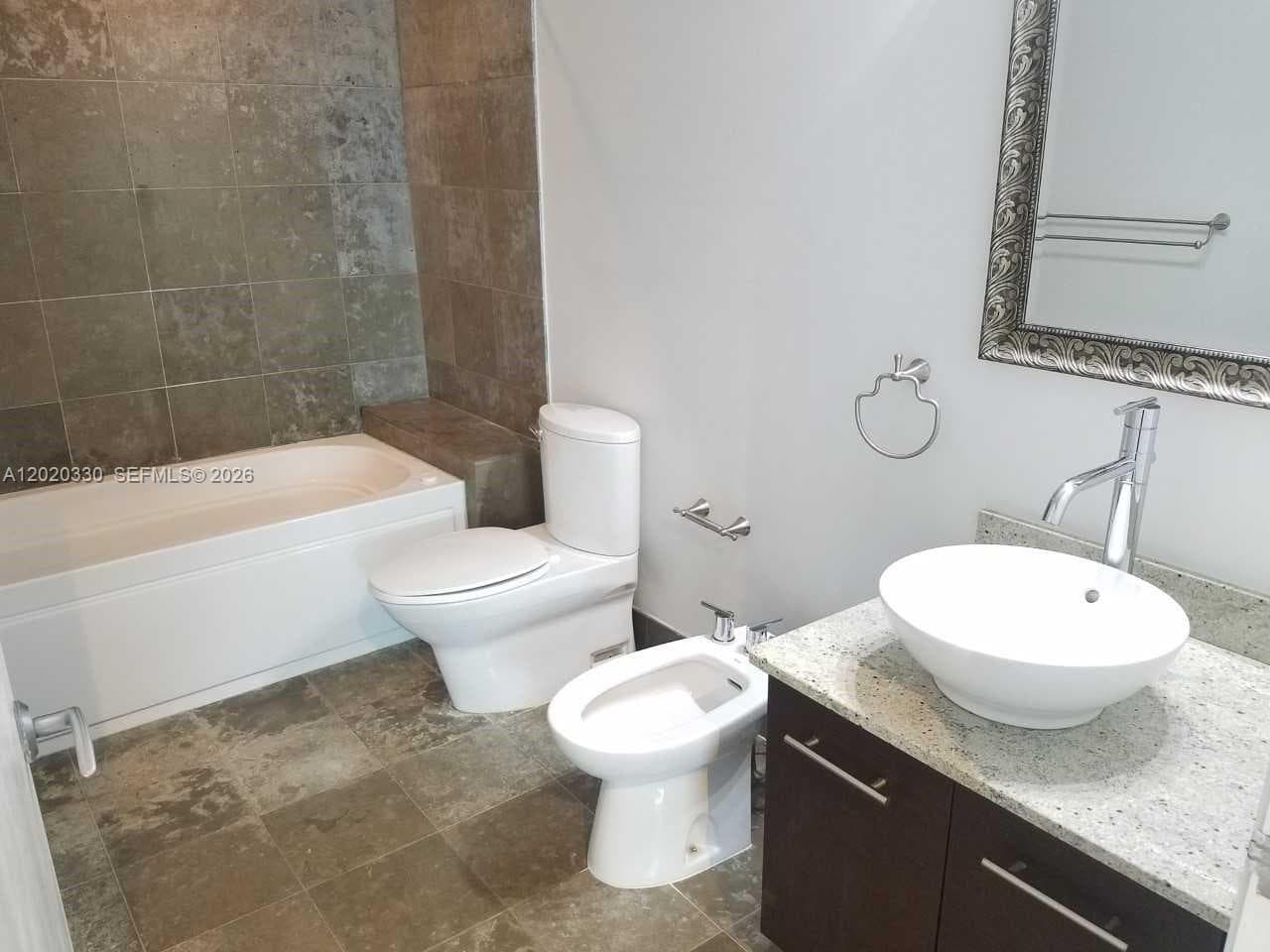 3029 NE 188th St 323 photo 18