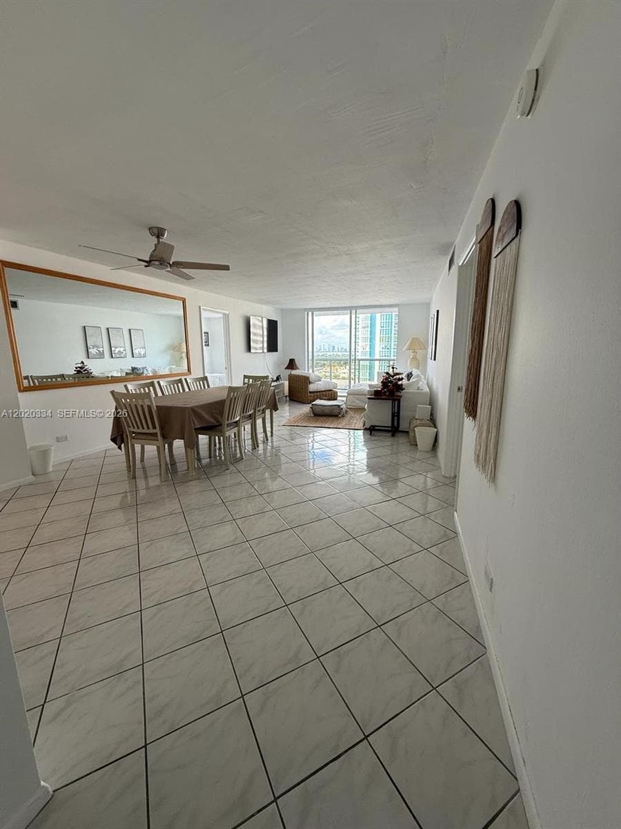 6039 Collins Ave 1236 photo 2