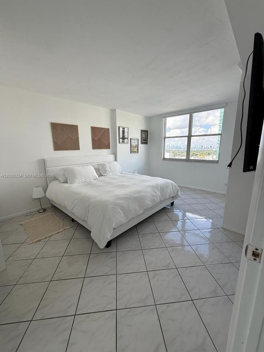 6039 Collins Ave 1236 photo 16