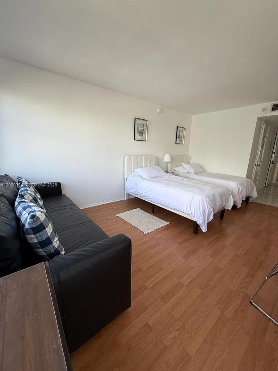 6039 Collins Ave 1236 photo 12