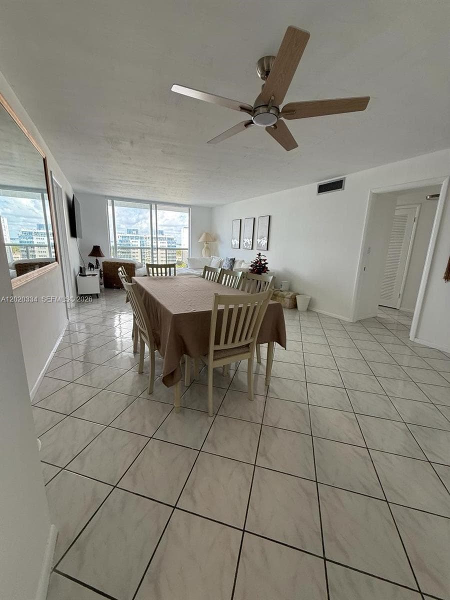 6039 Collins Ave 1236 photo 3