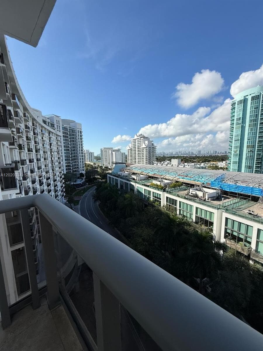 6039 Collins Ave 1236 photo 5