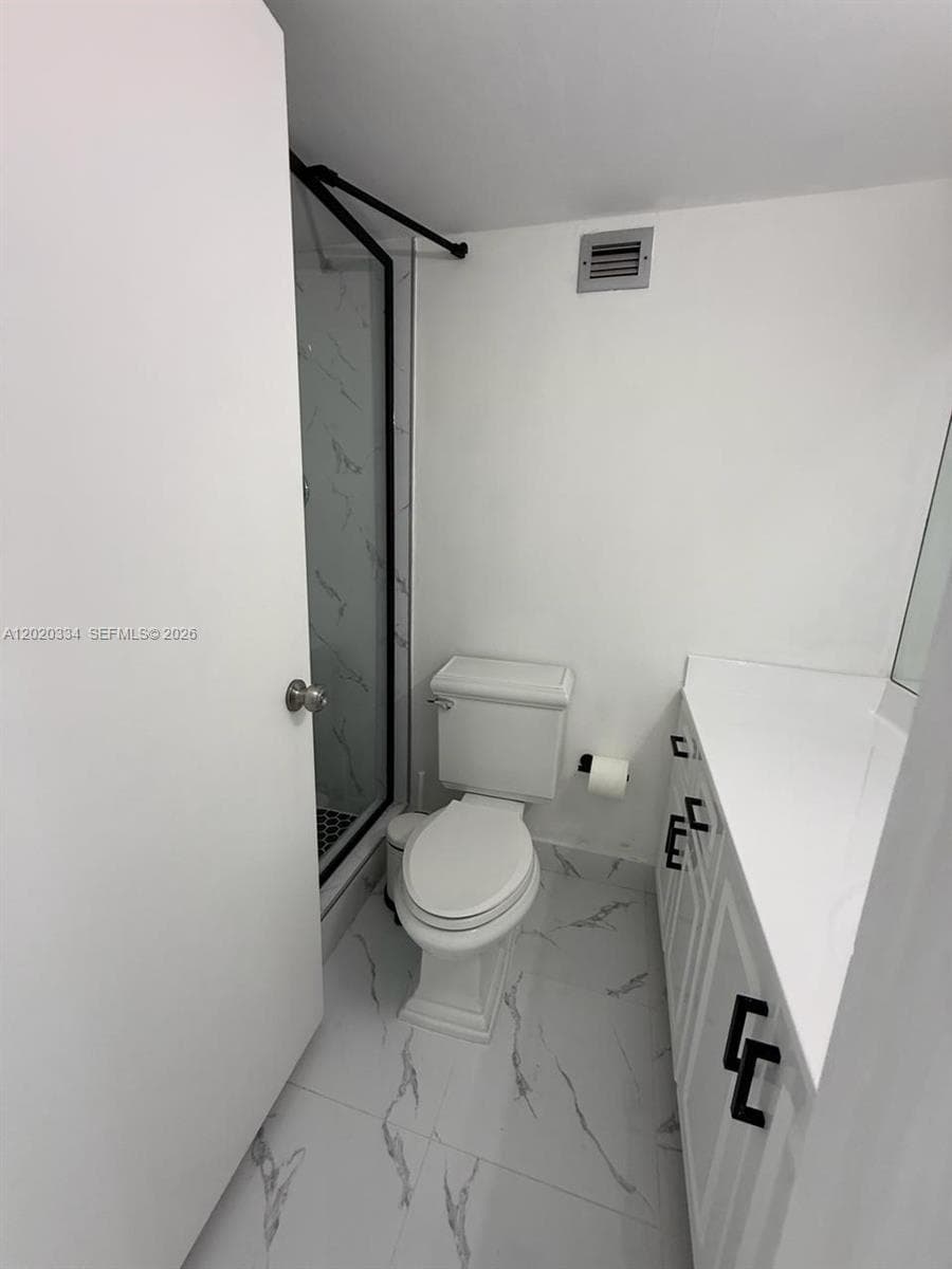 6039 Collins Ave 1236 photo 20