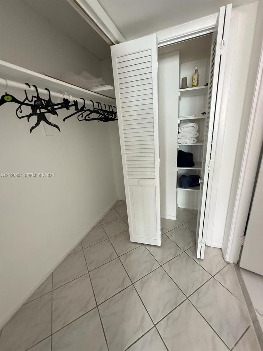 6039 Collins Ave 1236 photo 18