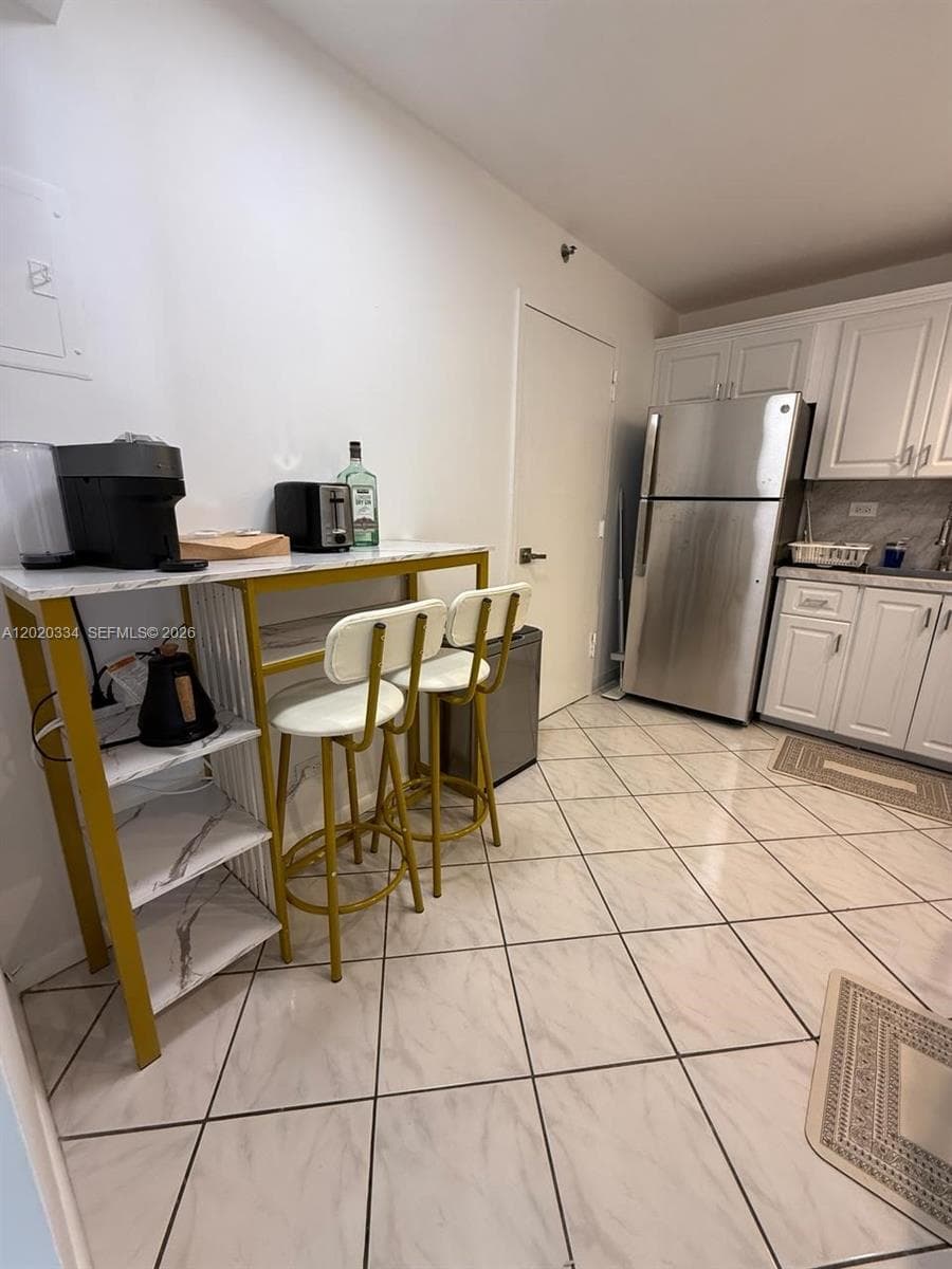 6039 Collins Ave 1236 photo 8