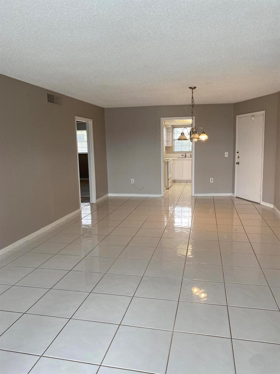 410 Wilma Circle photo 2