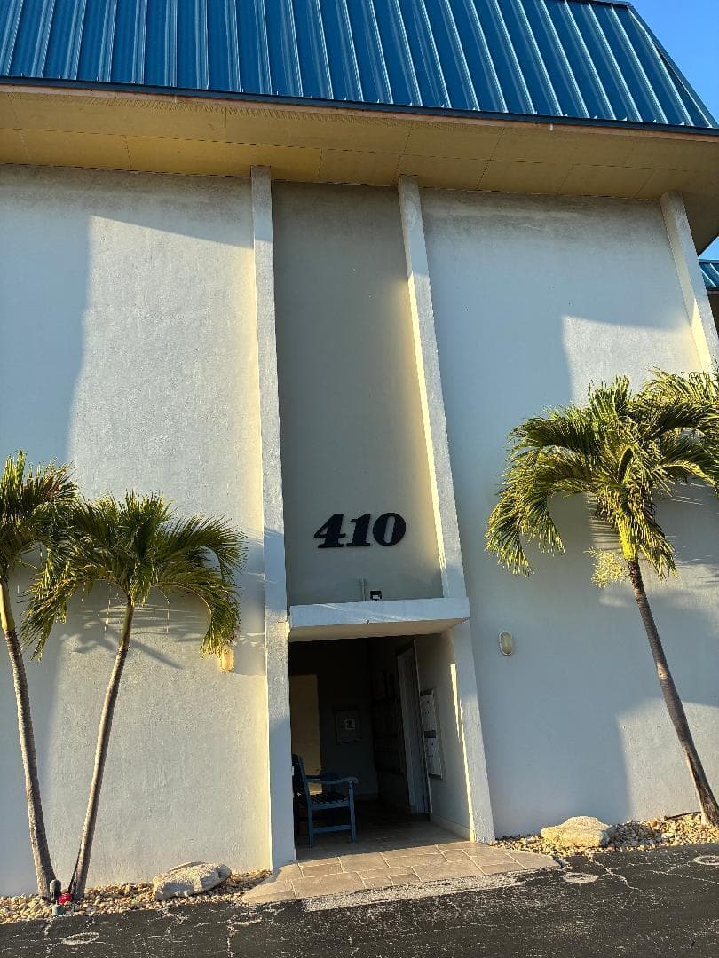 410 Wilma Circle photo 1
