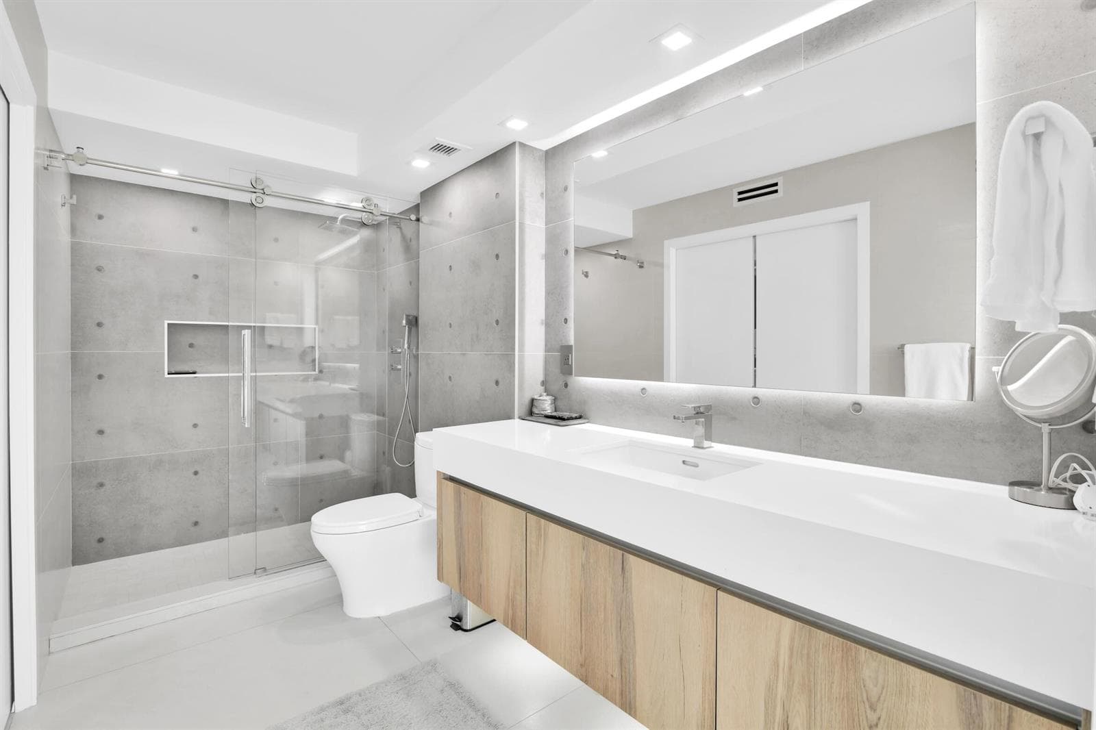 500 S Ocean Boulevard 1207 photo 17