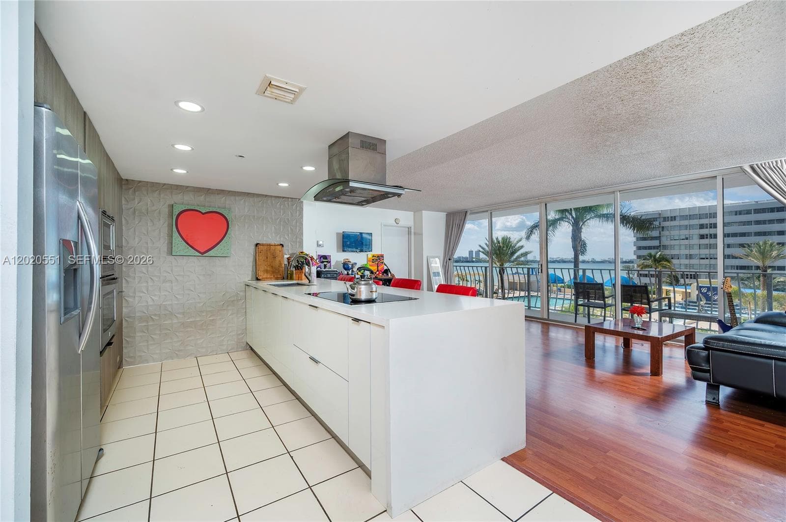 7601 E Treasure Dr 623 photo 6