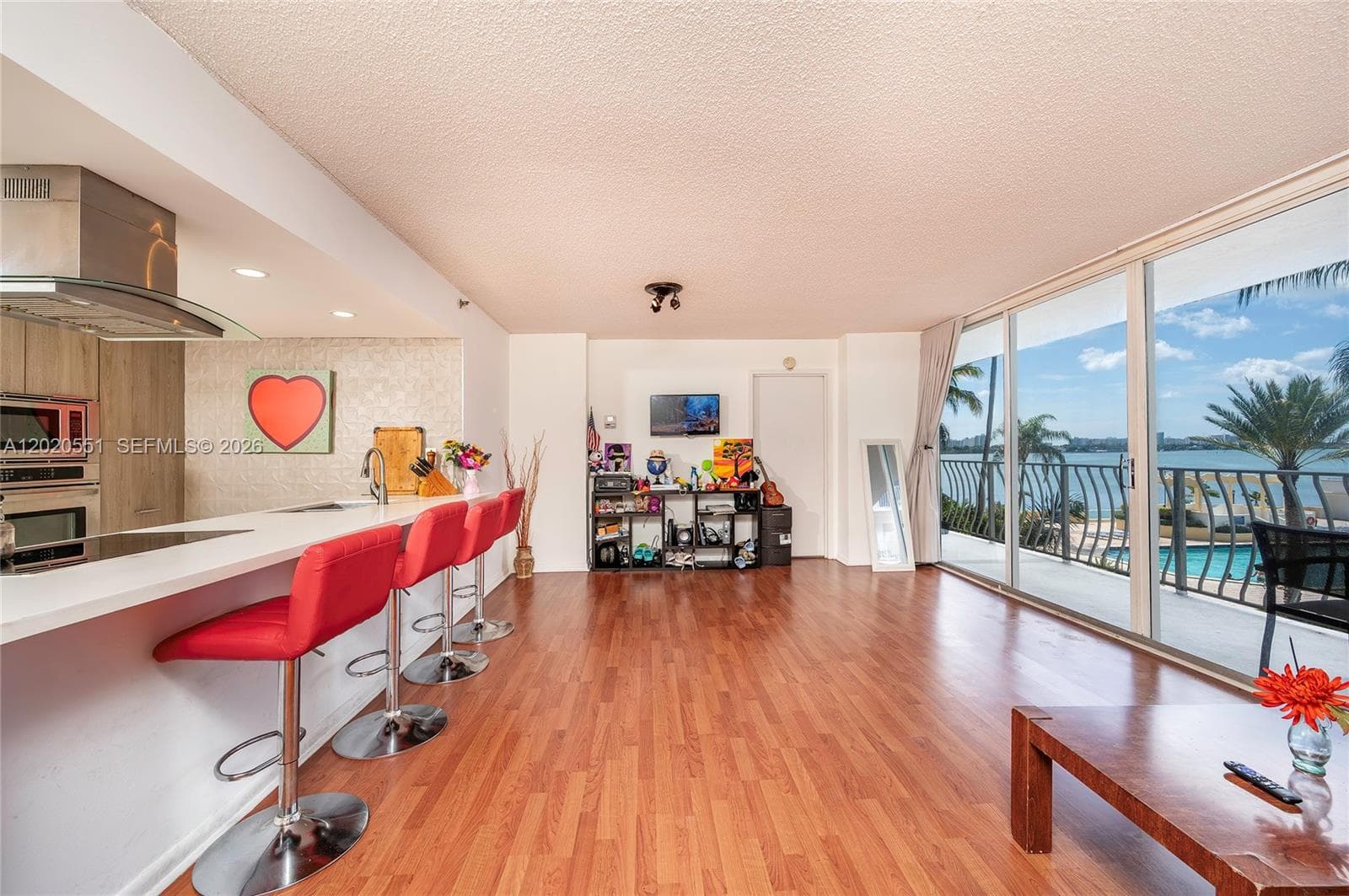 7601 E Treasure Dr 623 photo 5