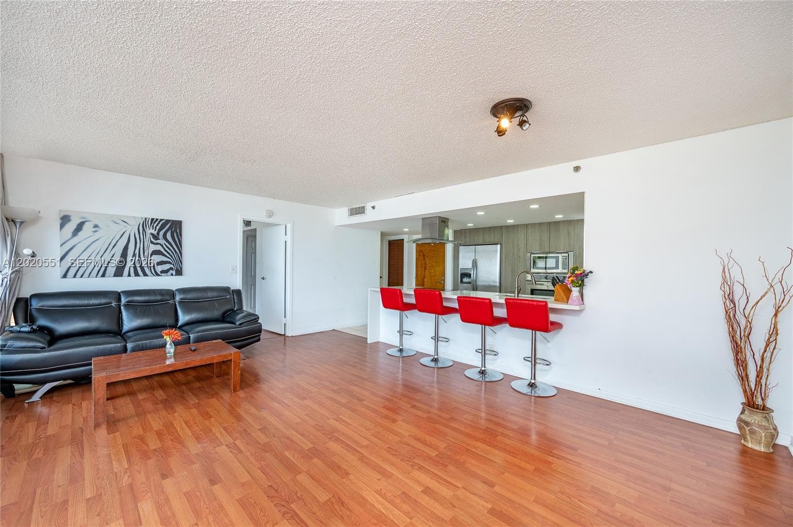 7601 E Treasure Dr 623 photo 9