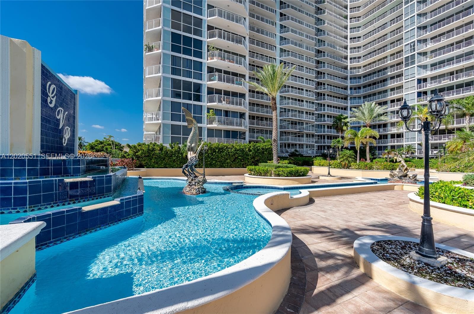7601 E Treasure Dr 623 photo 18