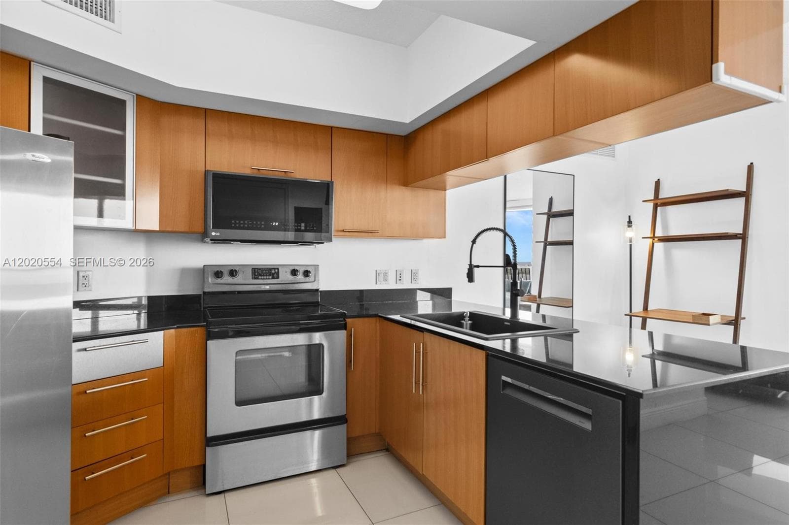 1750 Bayshore Dr 4901 photo 2