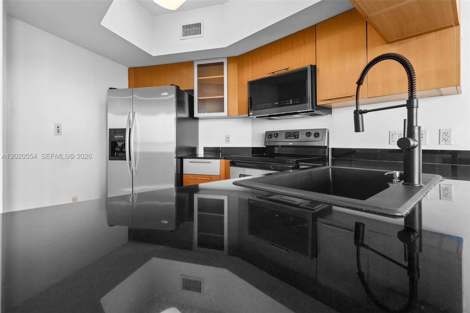 1750 Bayshore Dr 4901 photo 3