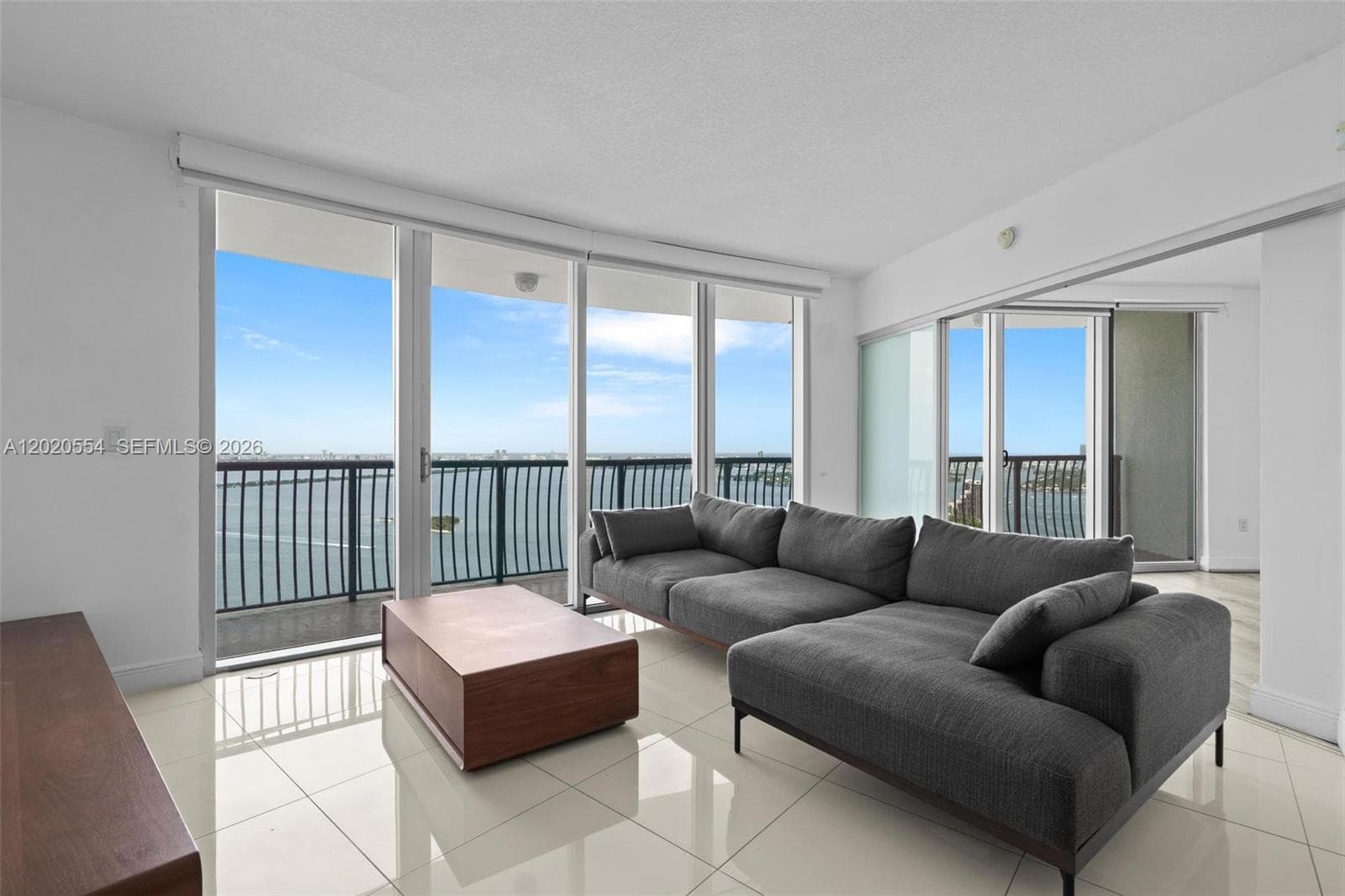 1750 Bayshore Dr 4901 photo 1