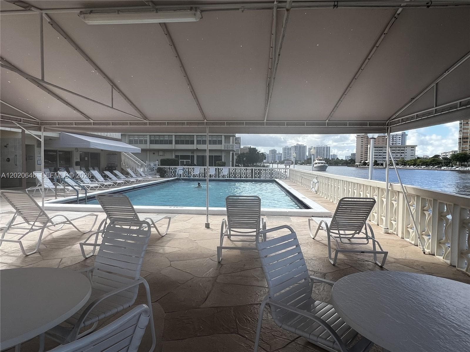 1817 S Ocean Dr 718 photo 2