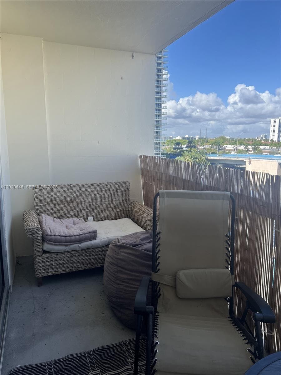 1817 S Ocean Dr 718 photo 13